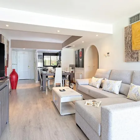 Genteel Guadalmina Golf Apartment *