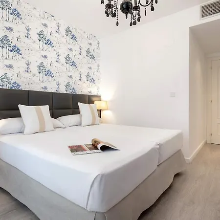 Genteel Guadalmina Golf Apartment *