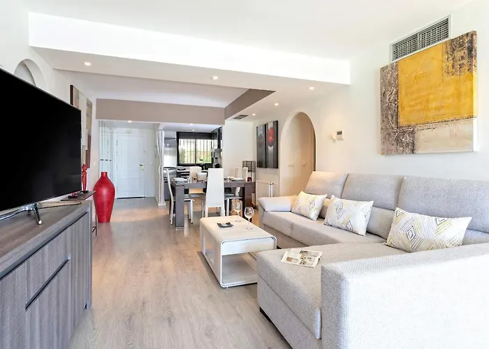 Genteel Guadalmina Golf Apartment *