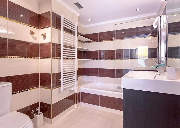 Genteel Guadalmina Golf Apartment
