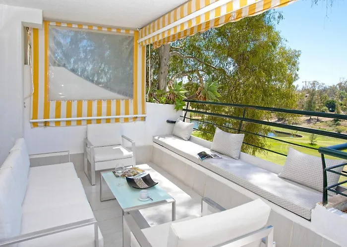 Genteel Guadalmina Golf Apartment *